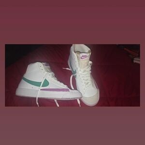 Nike White Sneaker Interior Size Tag - US 8.5
